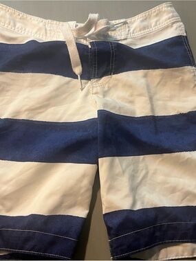 Abercrombie & Fitch Blue and White Striped Board Shorts Size small
